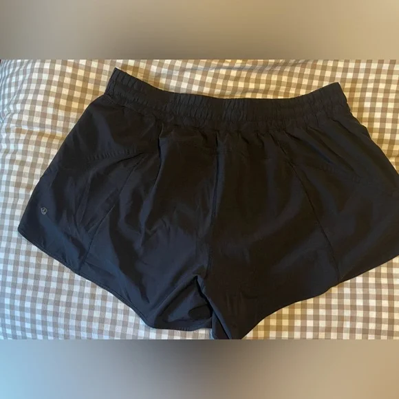 Lululemon athletica black shorts size 18 - Picture 3 of 3